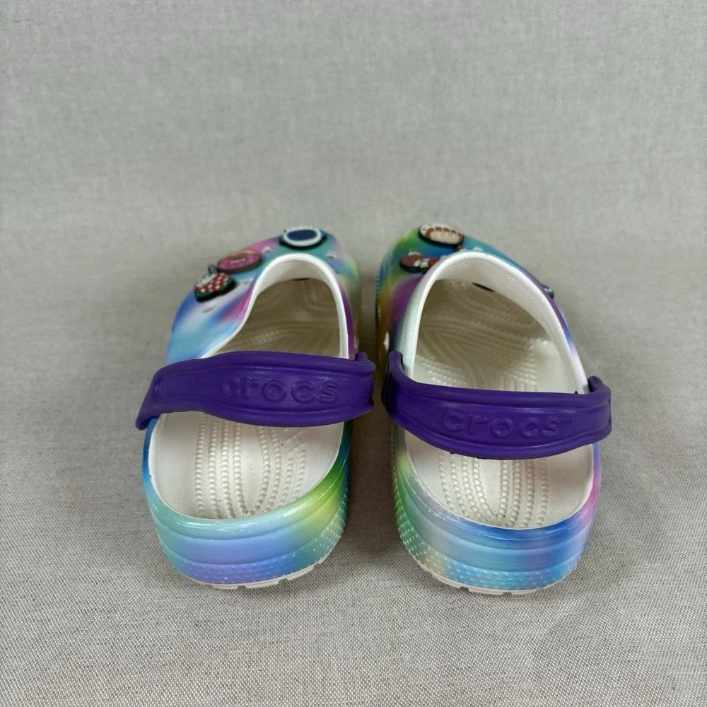 Crocs Classic Clogs Solarized‎ Tie Dye Rainbow Purple w/Charms Slip On Shoes J2
